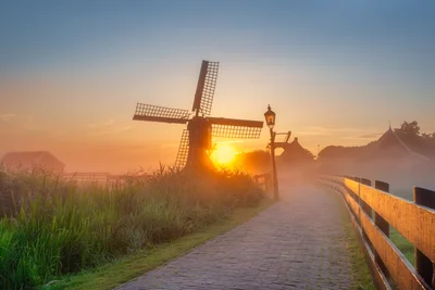 Zaanse Schans at Dawn