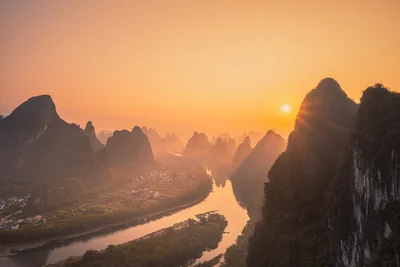 Sunrise at Xianggong Hill