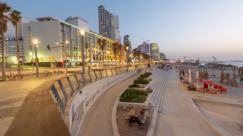 Twilight on the Tayelet