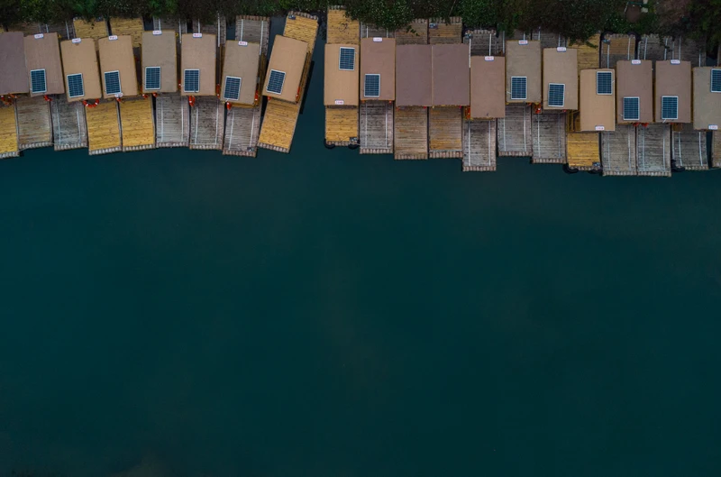 Solar-Powered Rafts on Yulong River
