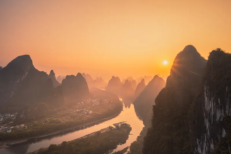 Sunrise at Xianggong Hill