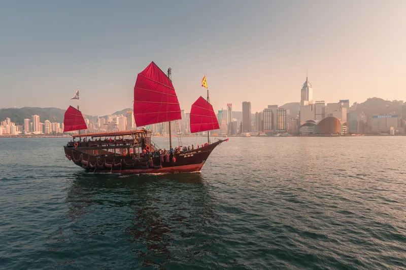 Aqua Luna on Victoria Harbour