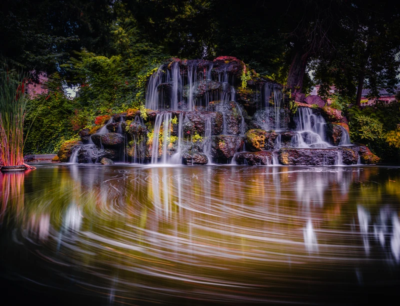 Garden Cascade Swirls